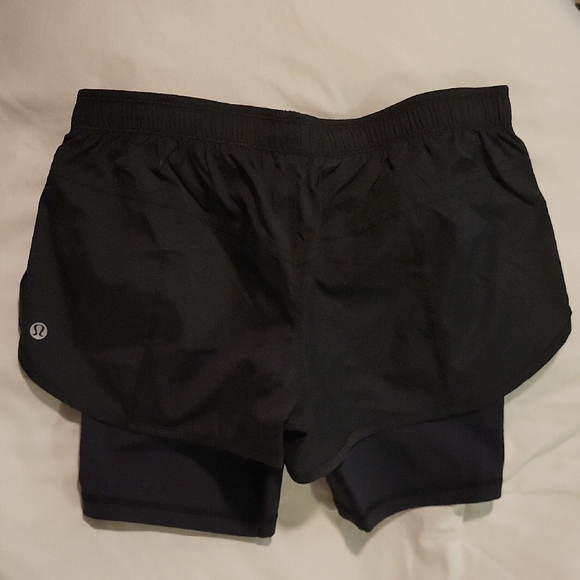 Lululemon Run Sneak A Peek Black Low Rise Shorts - Picture 5 of 8